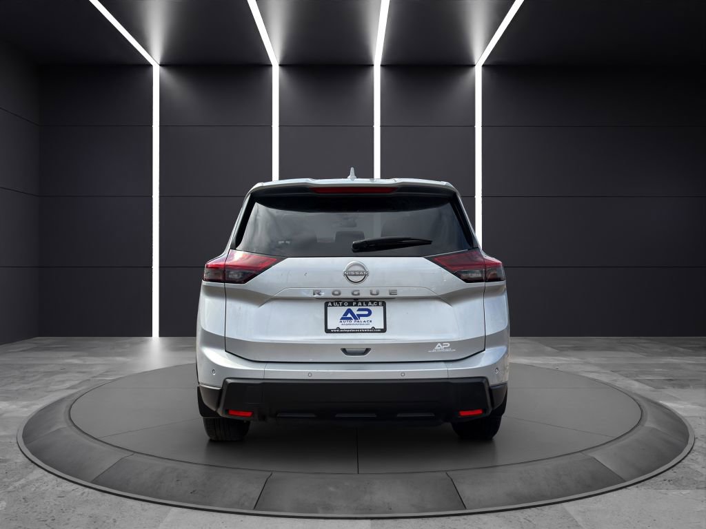 Used 2025 Nissan Rogue SV image 5