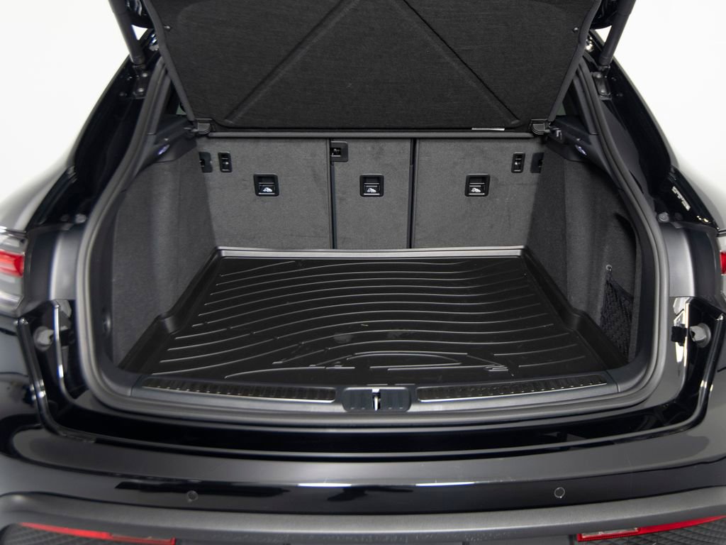 Certified 2025 Porsche Macan image 39