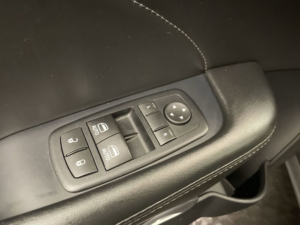 Used 2015 Dodge Challenger SXT Plus image 18