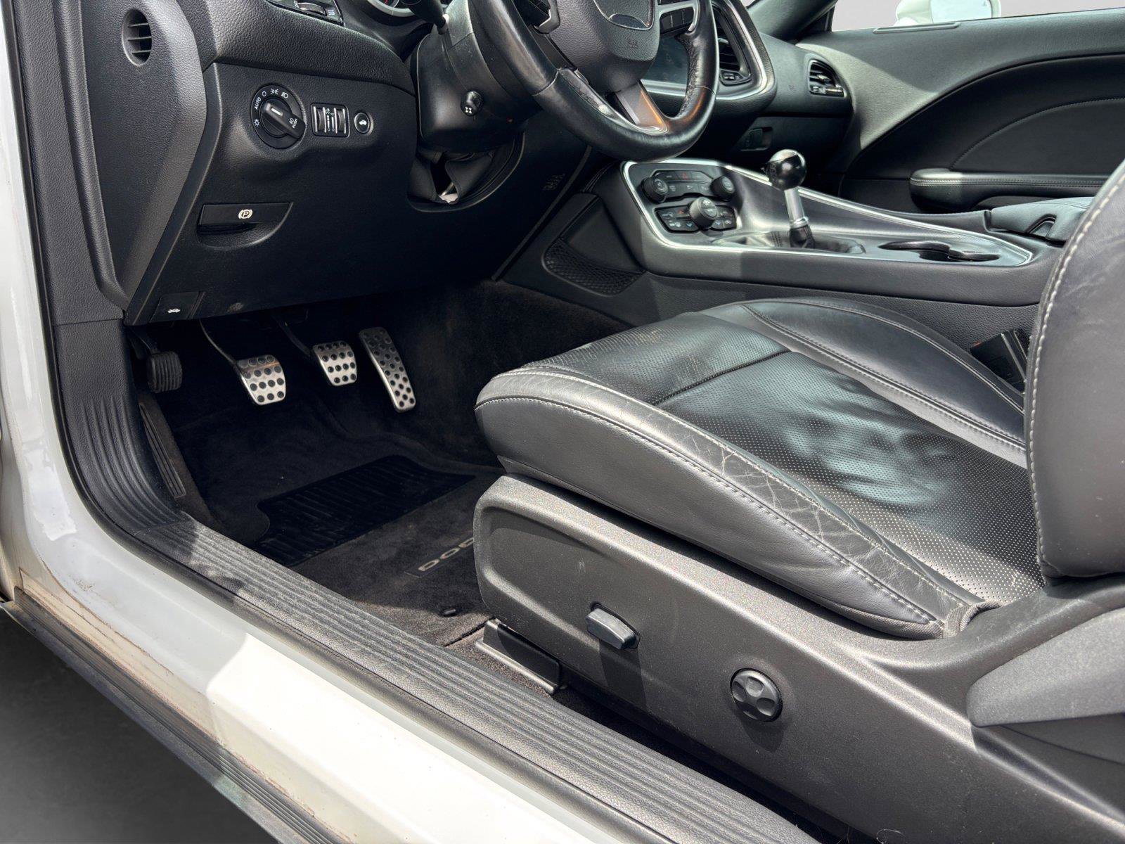 Used 2015 Dodge Challenger R/T Plus RWD image 34