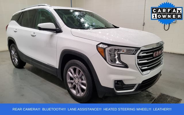 Used 2024 GMC Terrain SLT AWD/4WD image 2