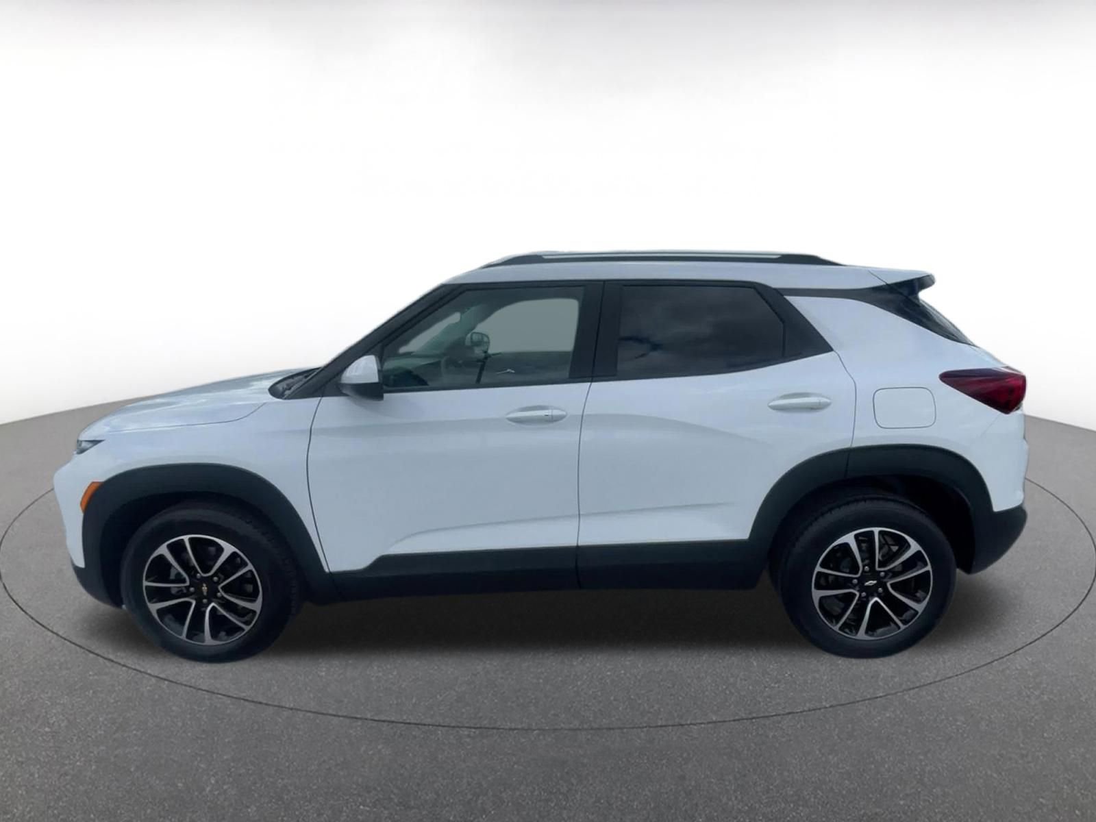 Used 2025 Chevrolet TrailBlazer LT image 9