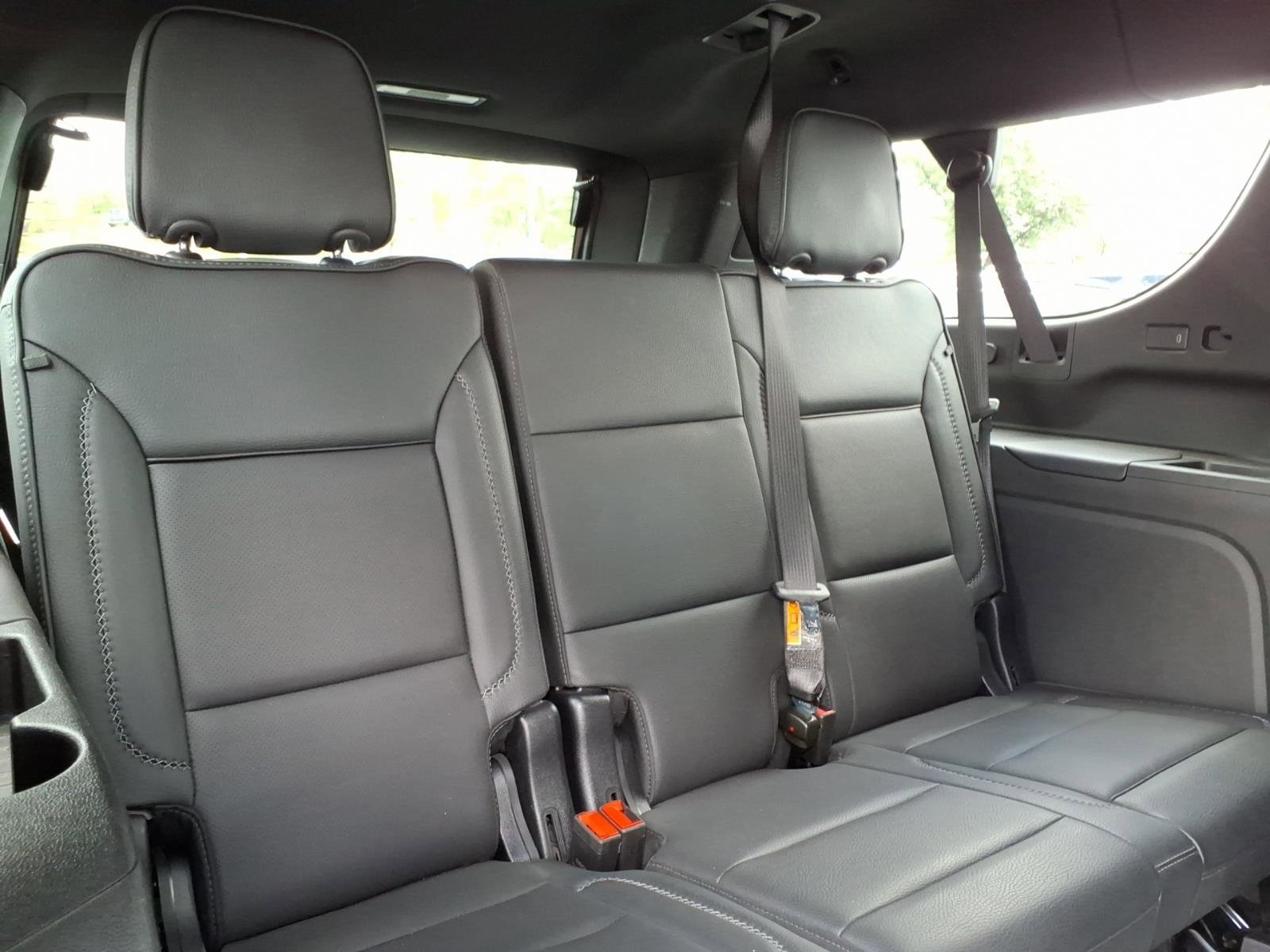 Used 2025 GMC Yukon XL Denali AWD/4WD image 16