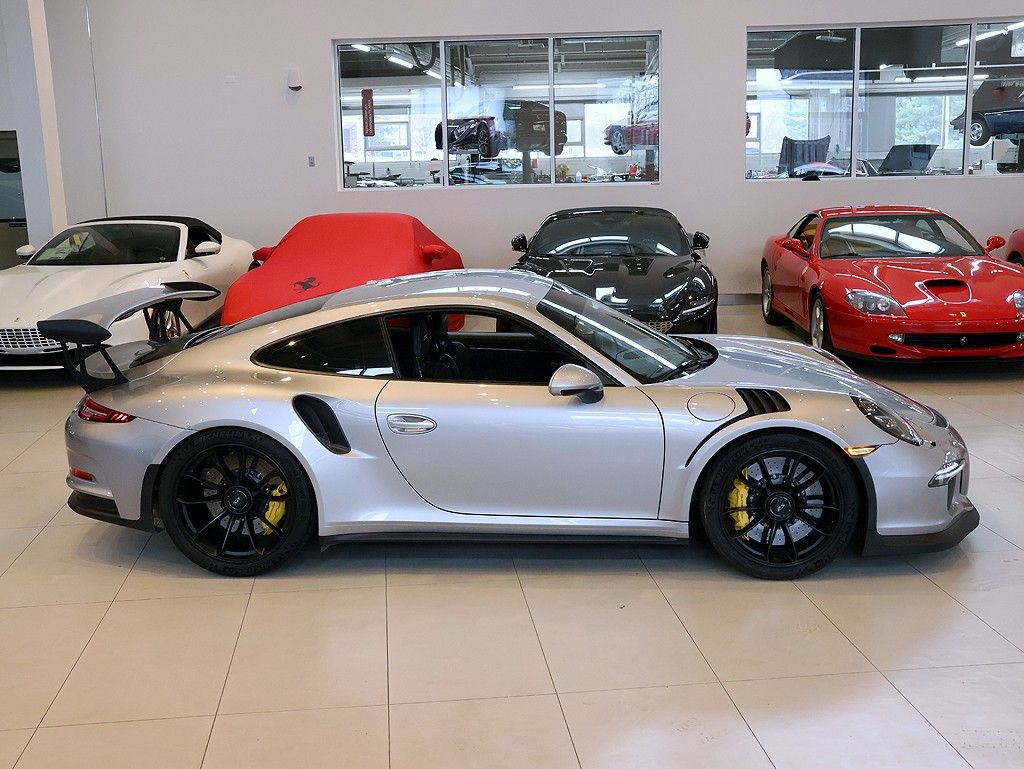 Used 2016 Porsche 911 GT3 RS image 3