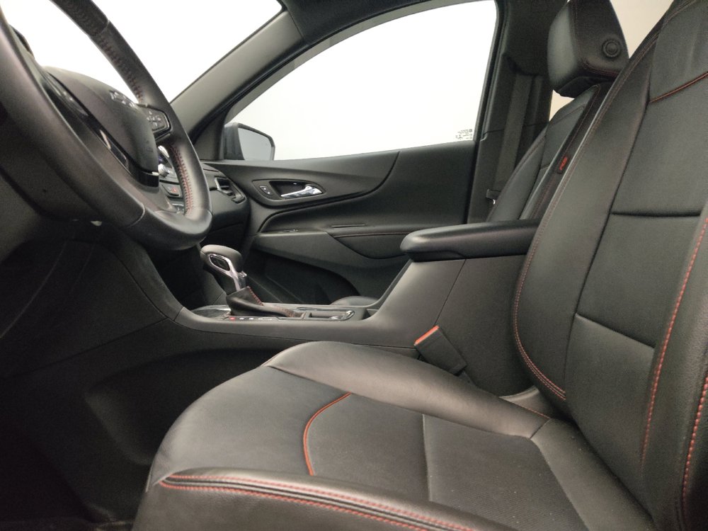 Used 2022 Chevrolet Equinox RS w/ RS Leather Package FWD image 17