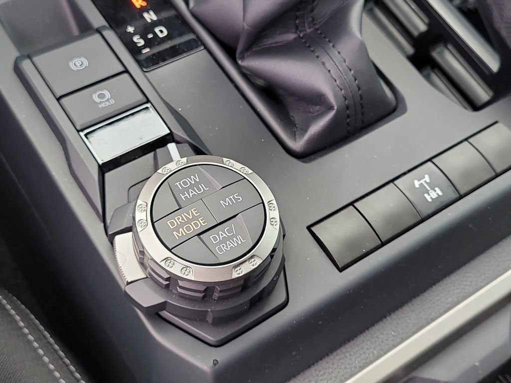 Used 2025 Toyota Tacoma TRD Off-Road image 24