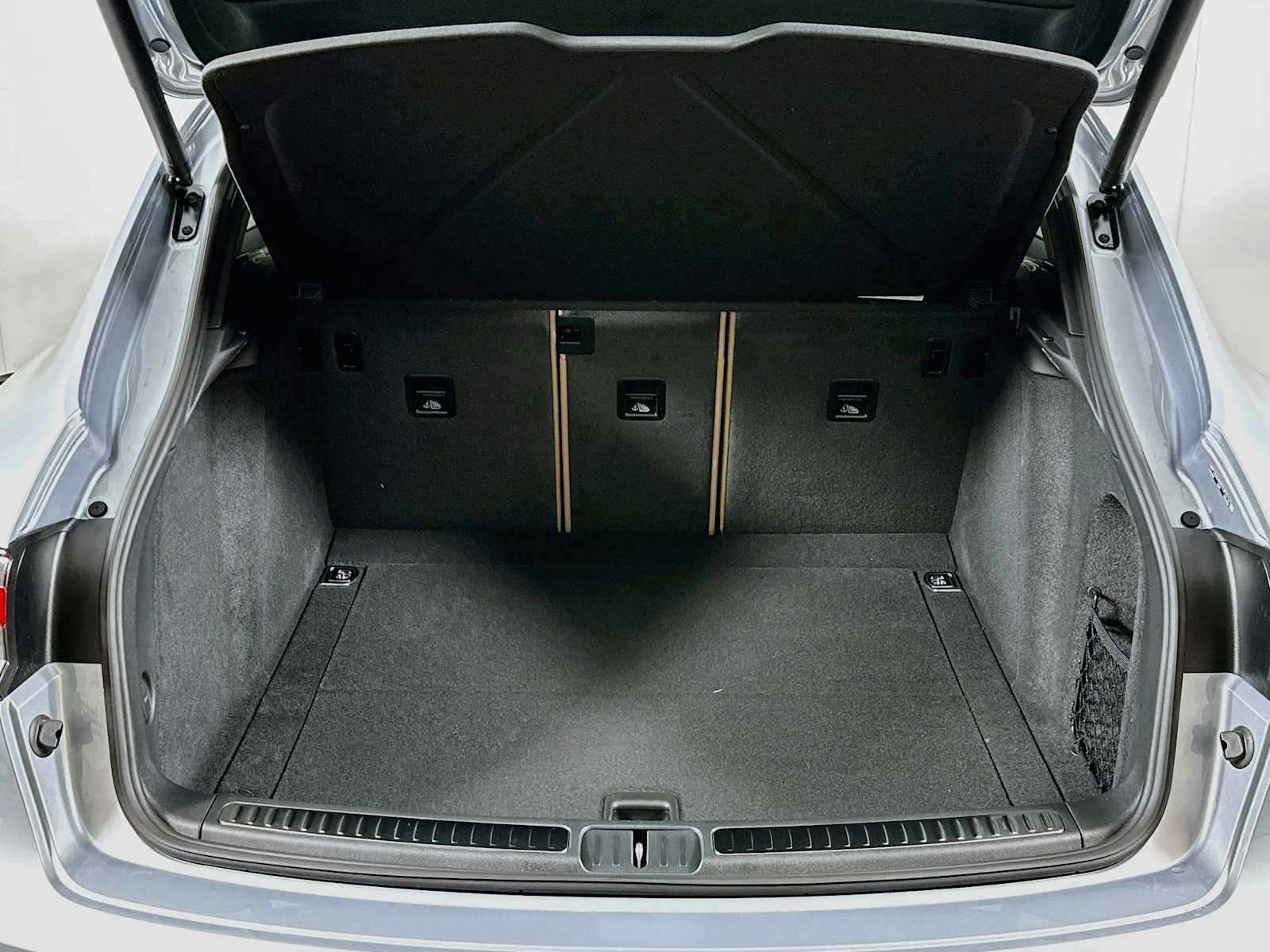New 2026 Porsche Macan AWD/4WD image 27