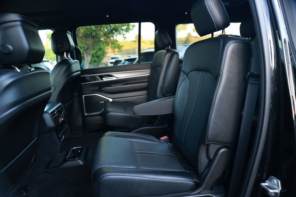 Used 2024 Jeep Wagoneer Series II image 35