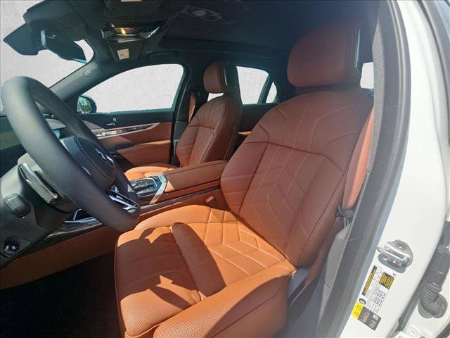 Used 2026 BMW i7 xDrive60 AWD/4WD image 3