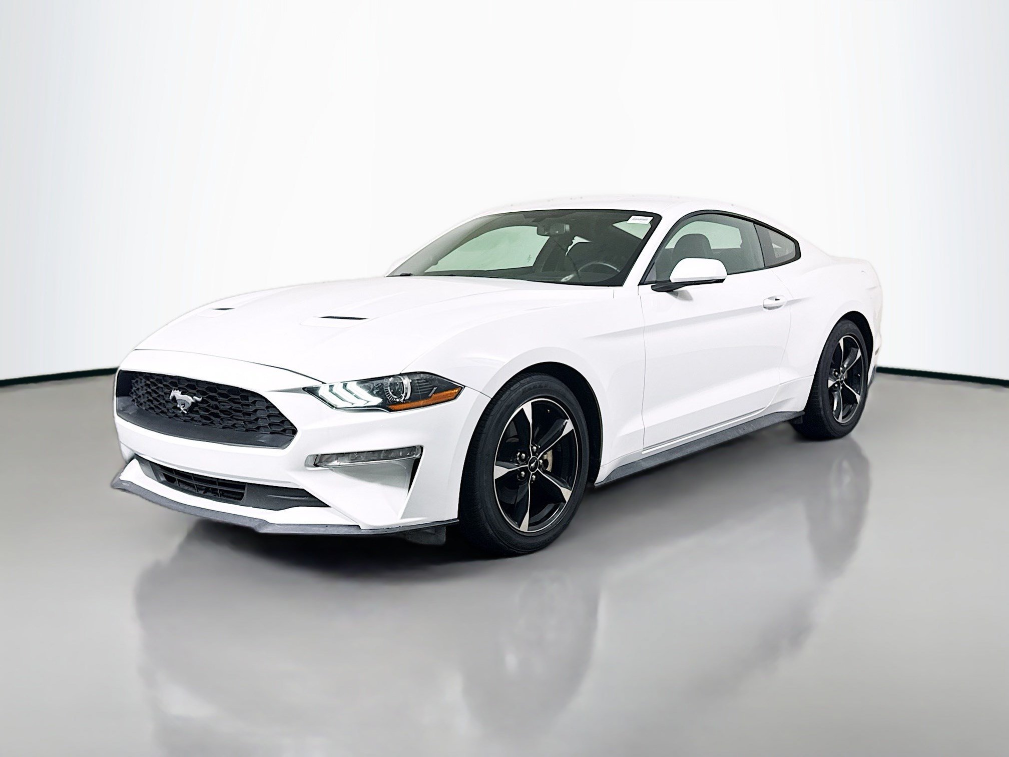 Used 2019 Ford Mustang Coupe RWD image 4