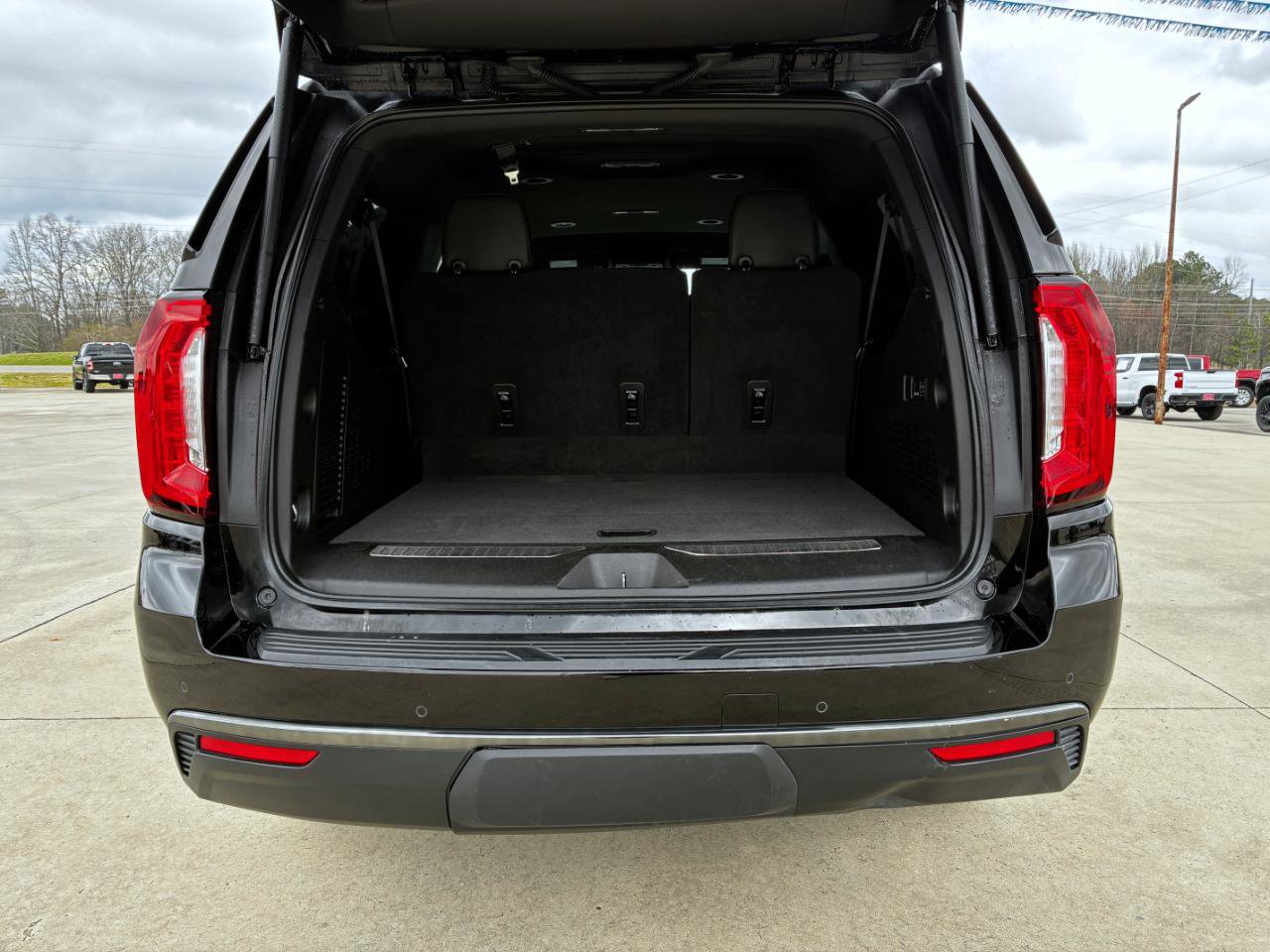 Used 2021 GMC Yukon XL AT4 image 35