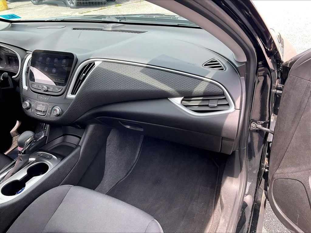 Used 2024 Chevrolet Malibu RS FWD image 12