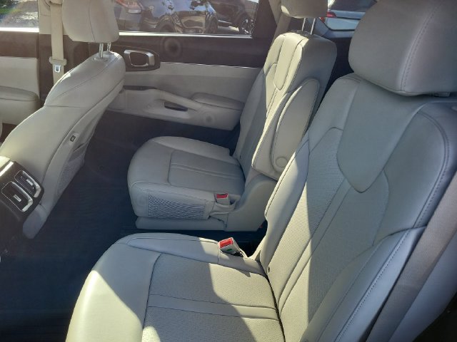Certified 2023 Kia Sorento EX AWD/4WD image 15
