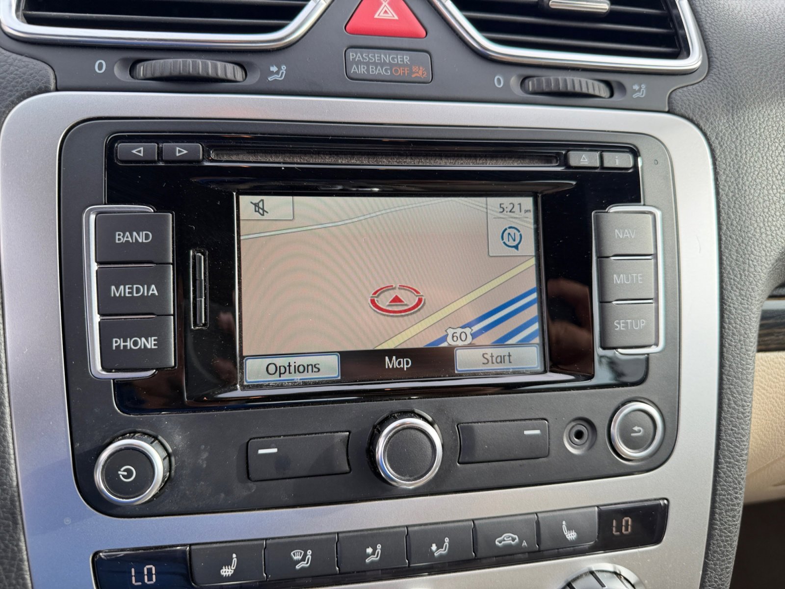 Used 2013 Volkswagen Eos Lux FWD image 24