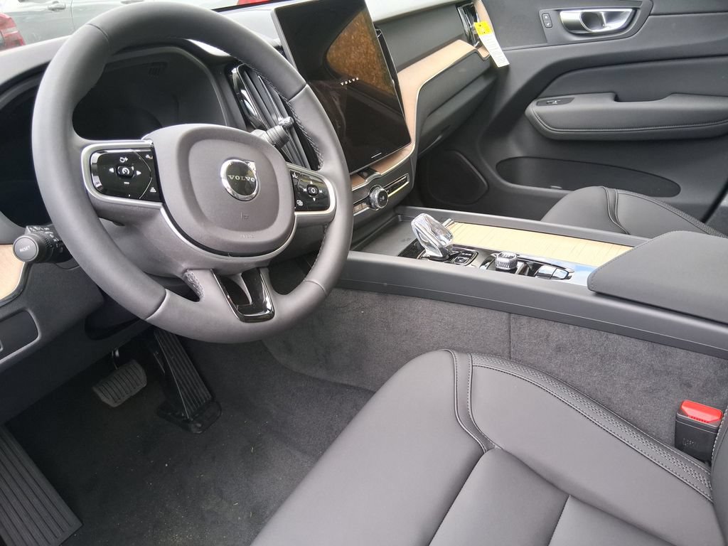 New 2026 Volvo XC60 B5 Plus w/ Protection Package Premier AWD/4WD image 10