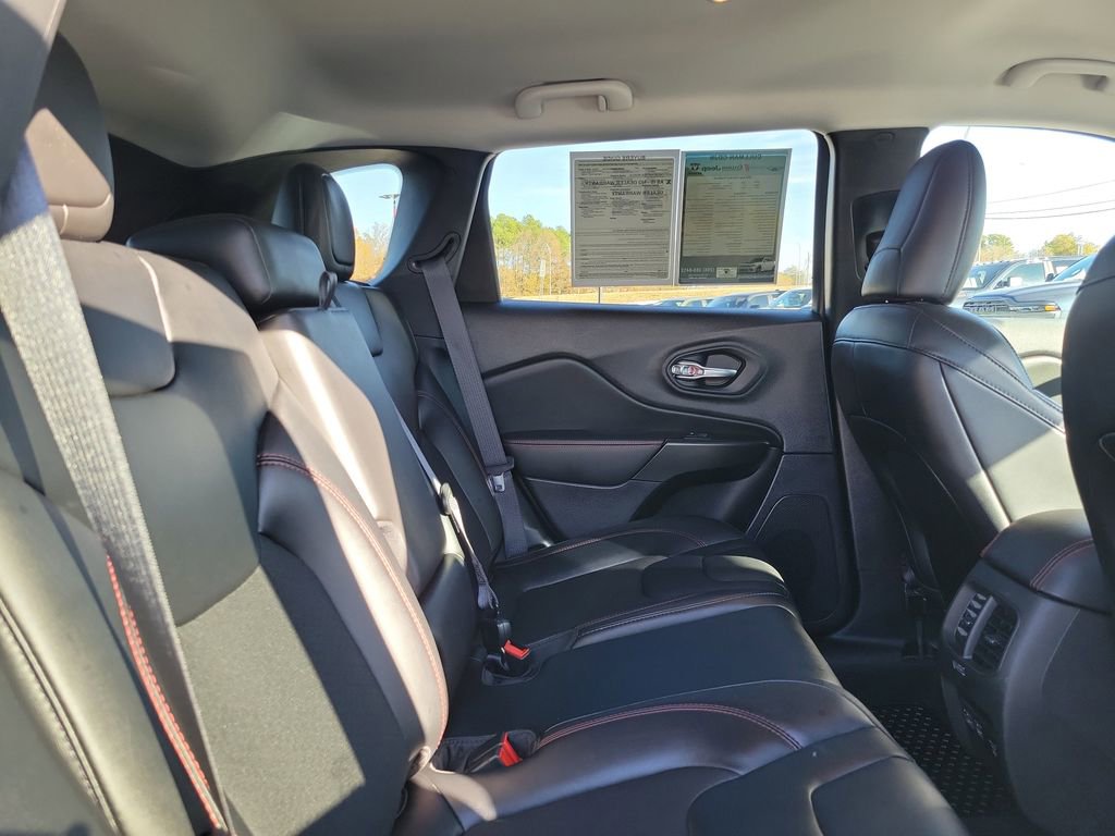 Used 2022 Jeep Cherokee Trailhawk w/ Technology Group B image 31