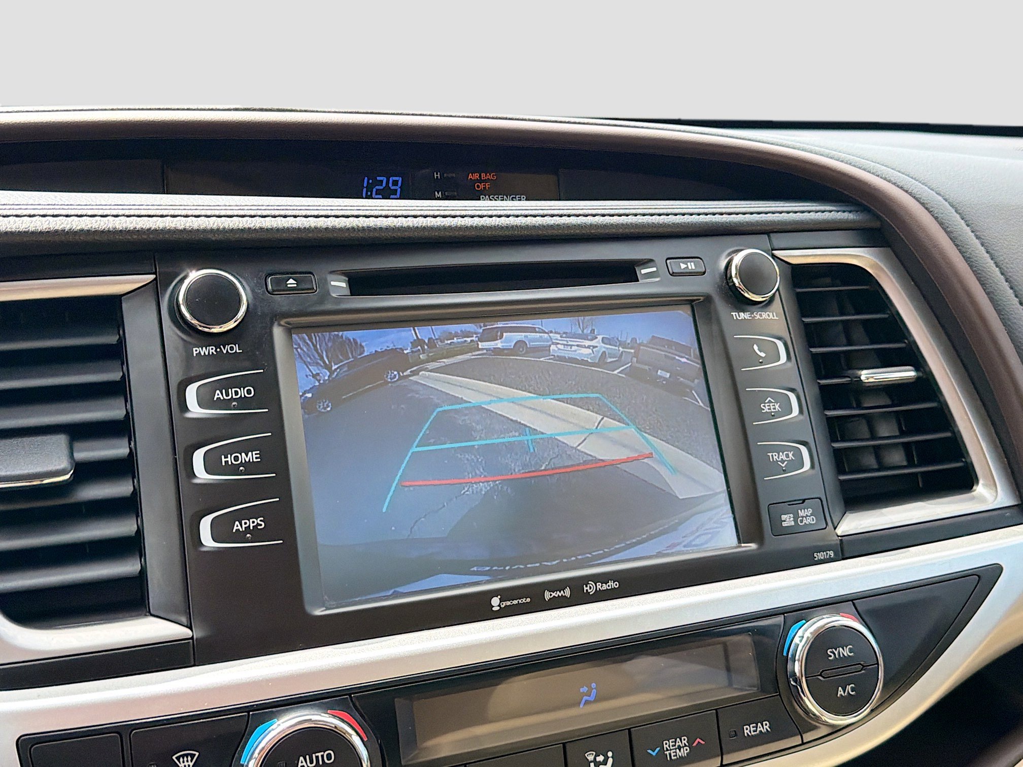 Used 2017 Toyota Highlander XLE image 21