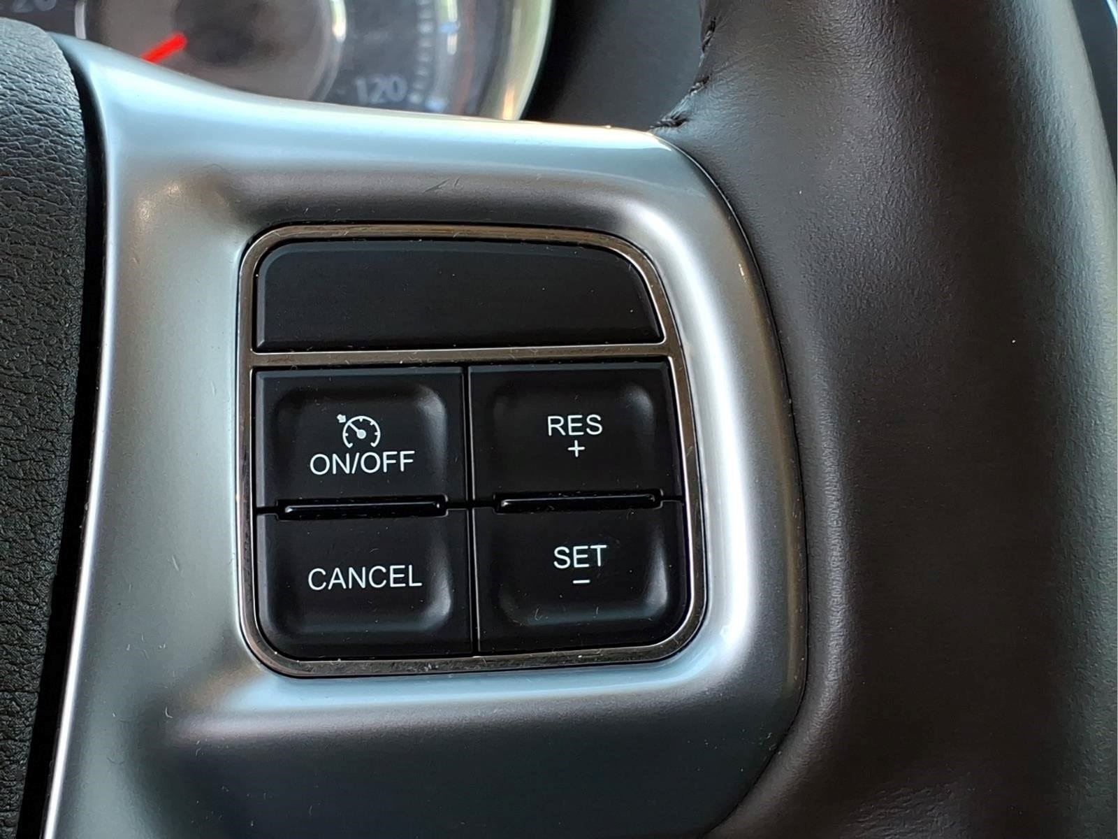 Used 2013 Chrysler Town & Country Touring-L w/ Driver Convenience Group FWD image 24
