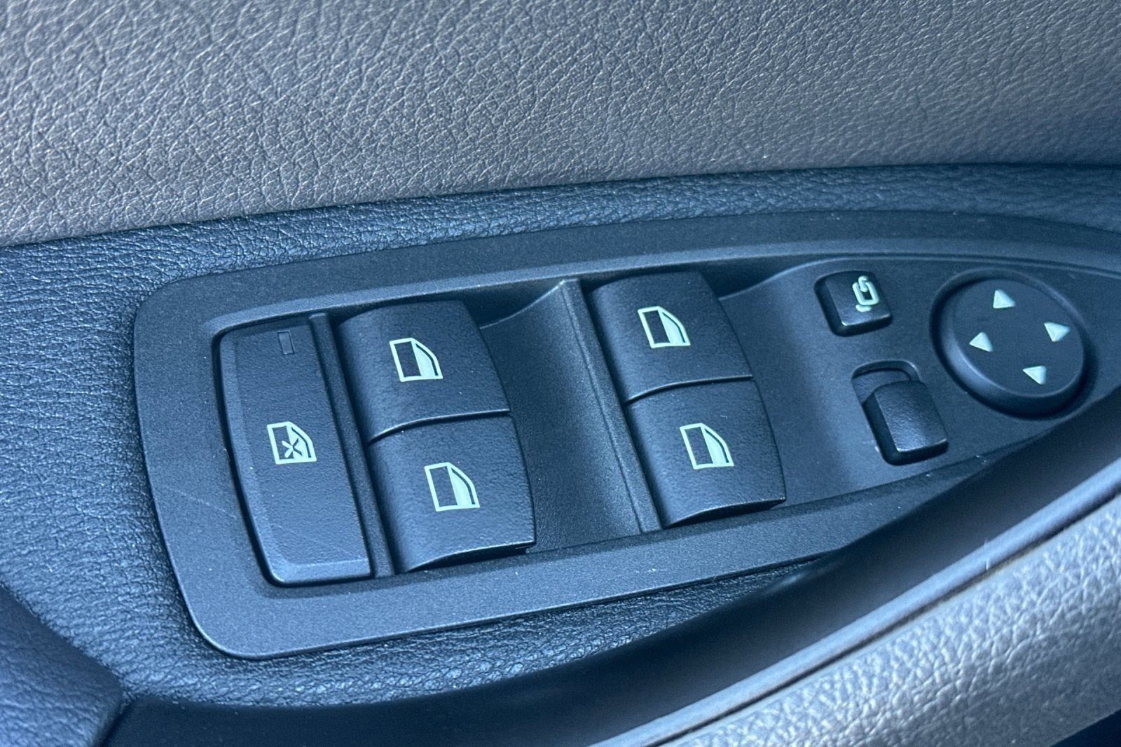 Used 2023 BMW X2 sDrive28i w/ Convenience Package image 13