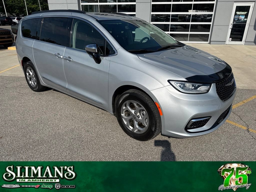 Used 2023 Chrysler Pacifica Limited AWD/4WD video 1
