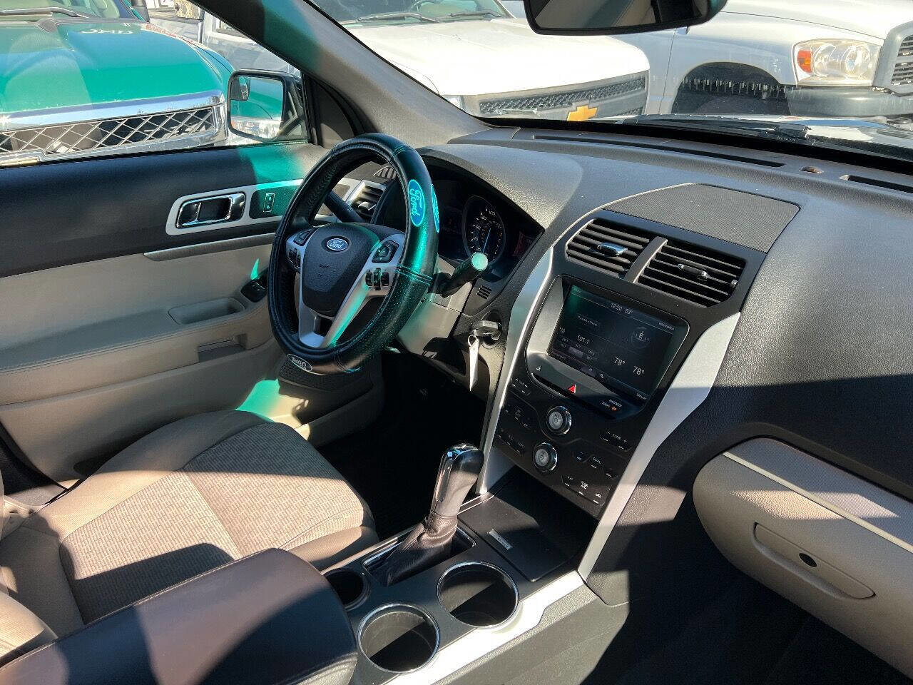 Used 2013 Ford Explorer XLT image 19