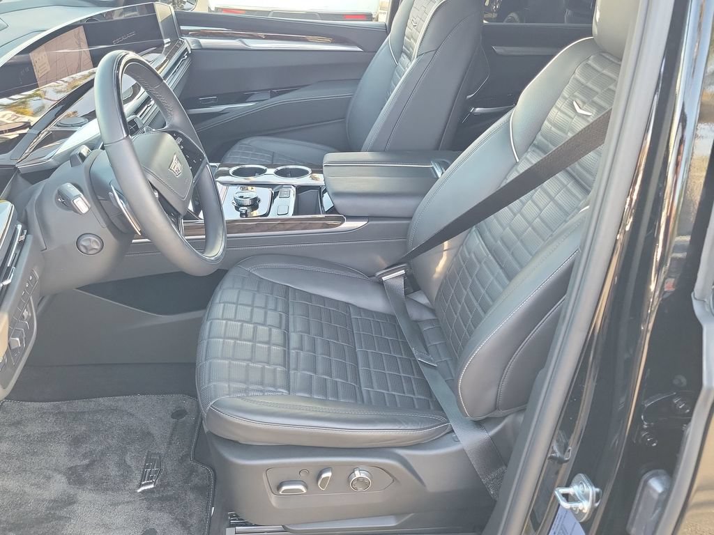Certified 2025 Cadillac Escalade Sport Platinum AWD/4WD image 19