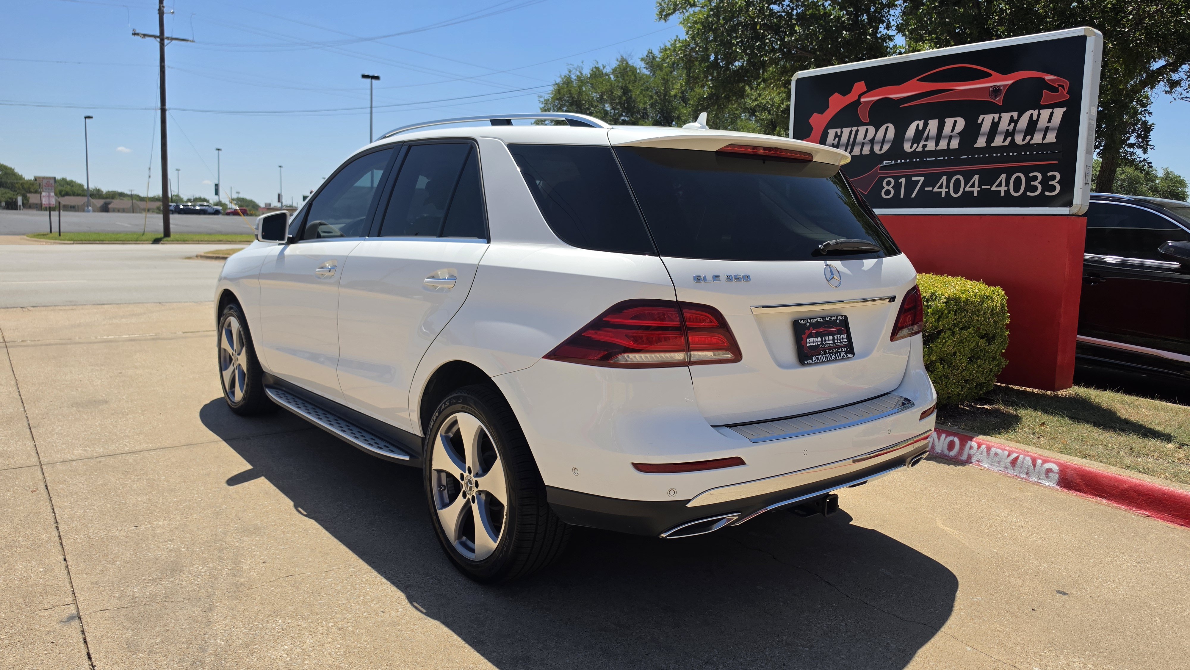 Used 2018 Mercedes-Benz GLE 350 w/ Premium 1 Package image 3