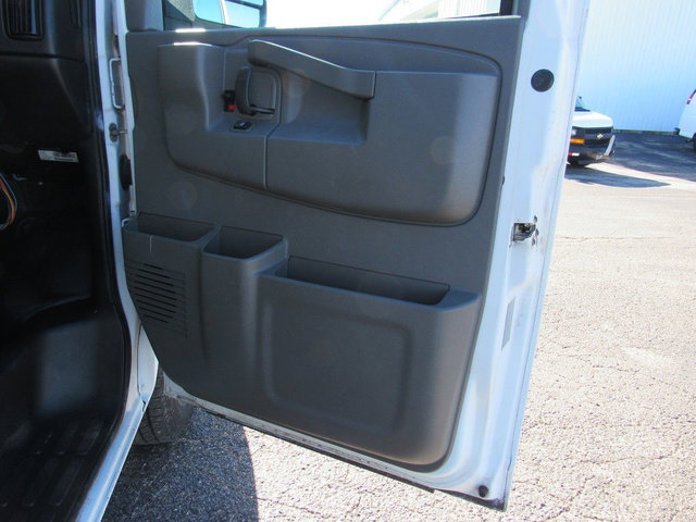 Used 2018 Chevrolet Express 2500 w/ Driver Convenience Package RWD image 11