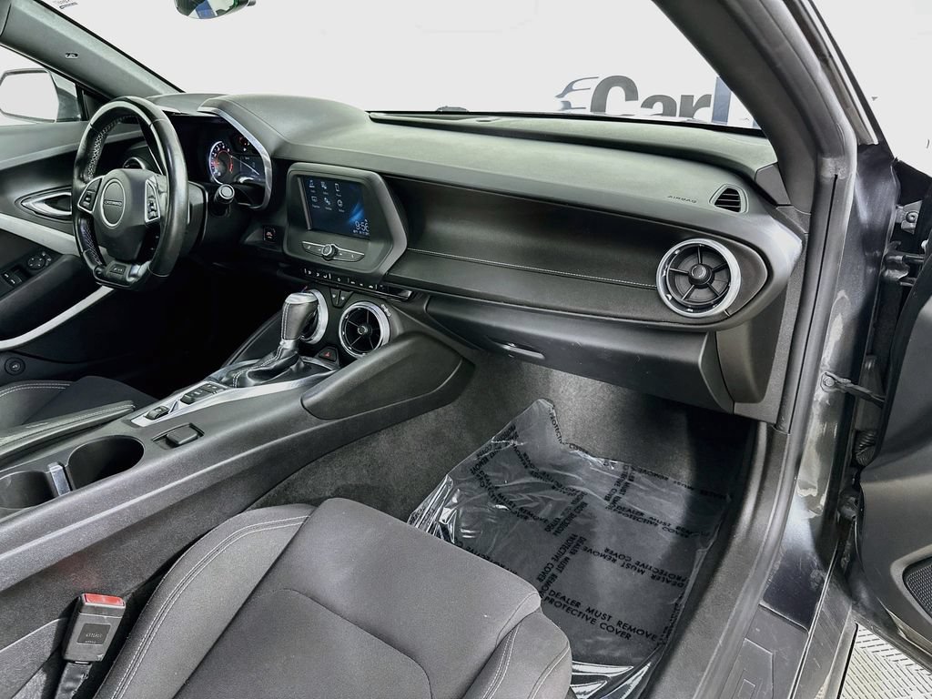 Used 2017 Chevrolet Camaro LT RWD image 29