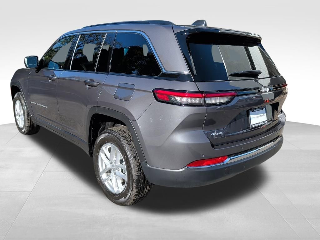 Used 2025 Jeep Grand Cherokee Laredo X w/ Luxury Tech Group I image 3