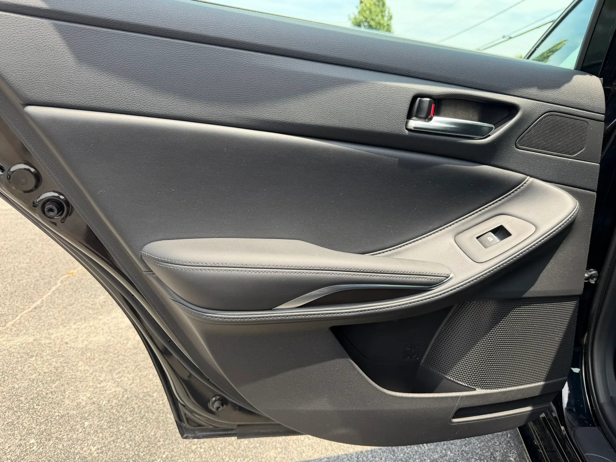 Used 2019 Toyota Avalon XLE FWD image 16