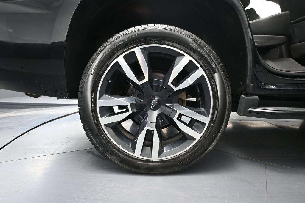 Used 2019 Chevrolet Tahoe LT w/ RST Edition AWD/4WD image 17