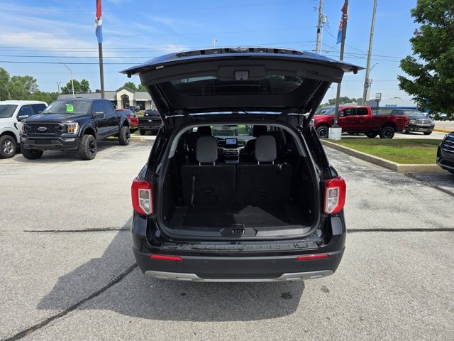 Used 2023 Ford Explorer XLT w/ Equipment Group 202A image 14