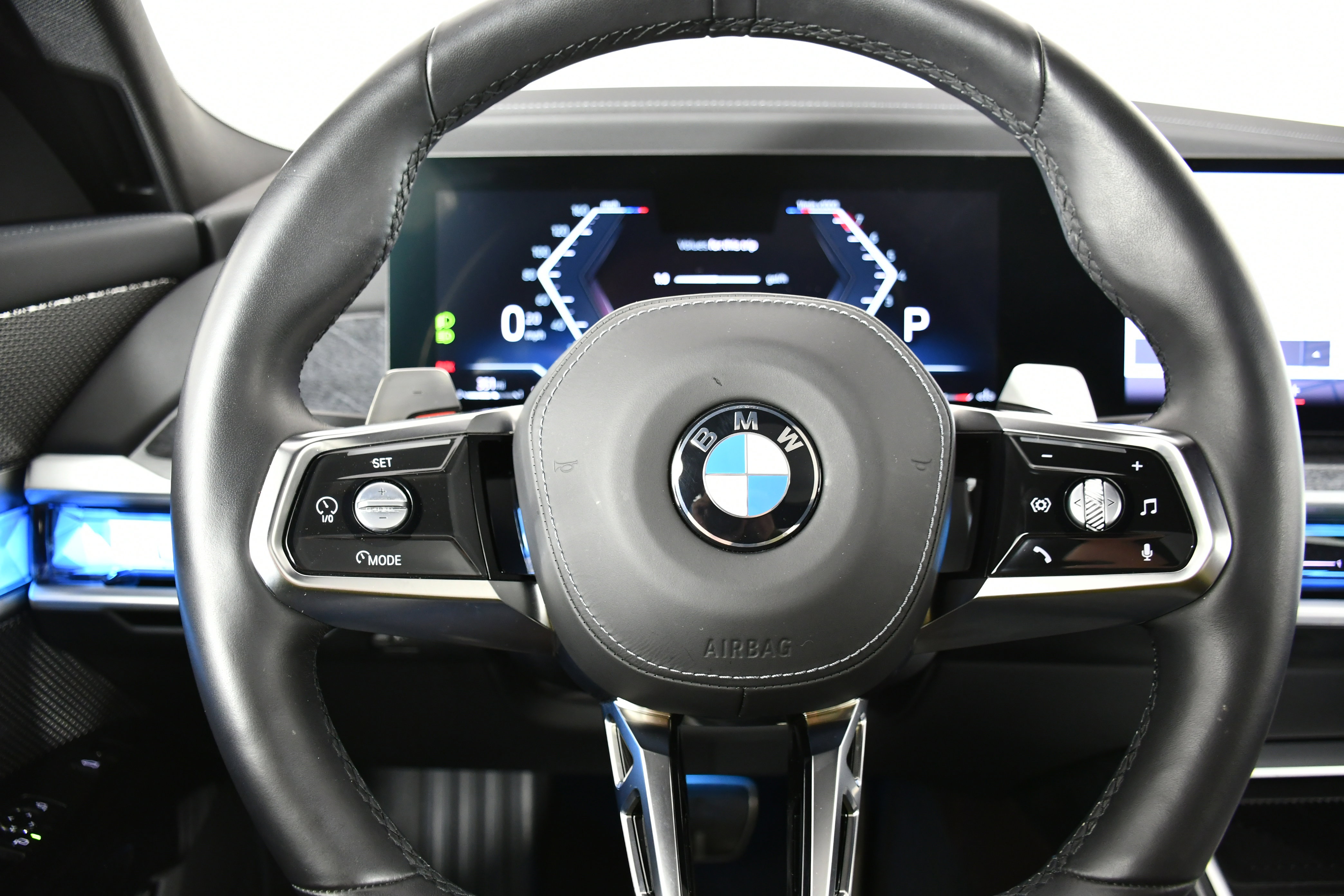 Used 2025 BMW 740i xDrive image 19