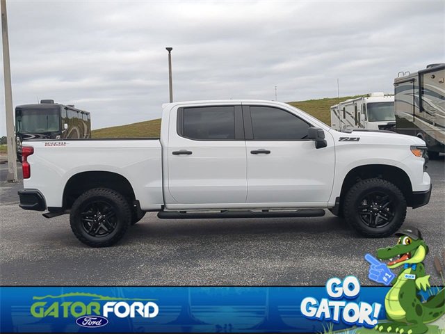 Used 2024 Chevrolet Silverado 1500 Custom Trail Boss w/ LPO, Dark Essentials Package image 4