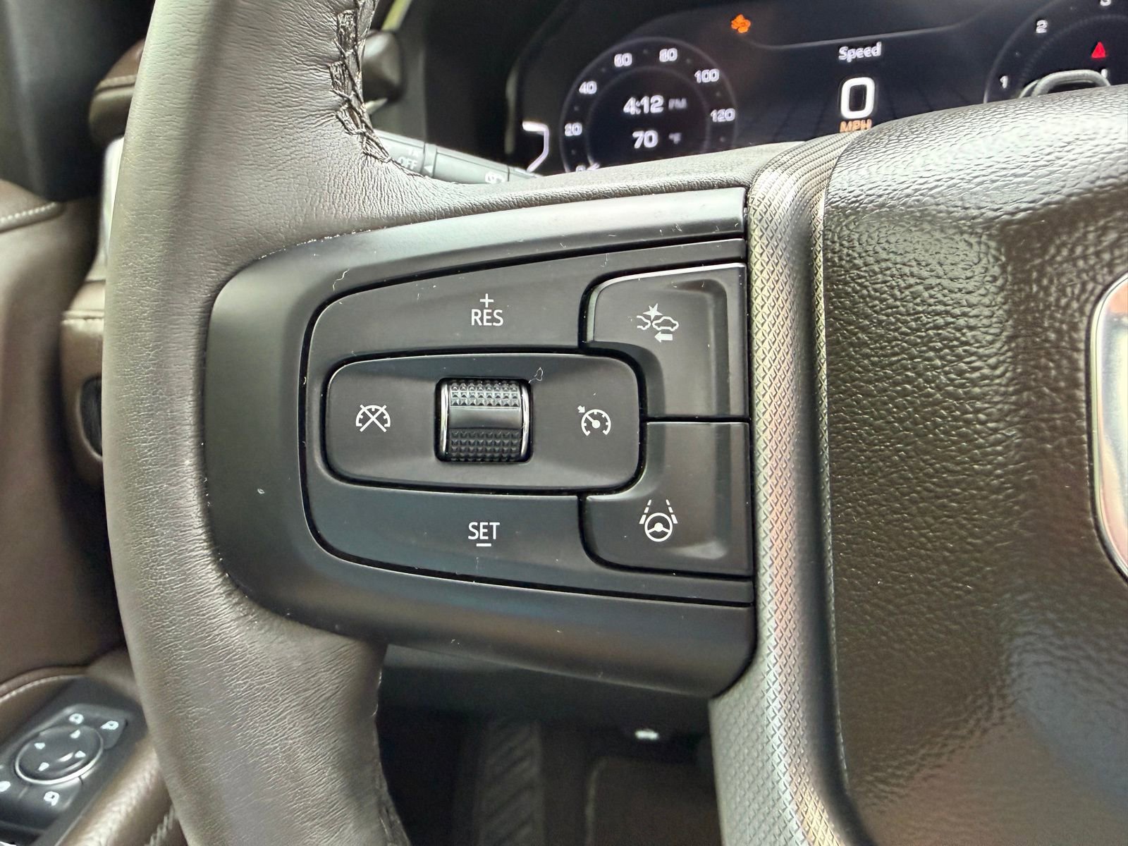 Used 2024 GMC Yukon XL Denali w/ Denali Reserve Package image 21