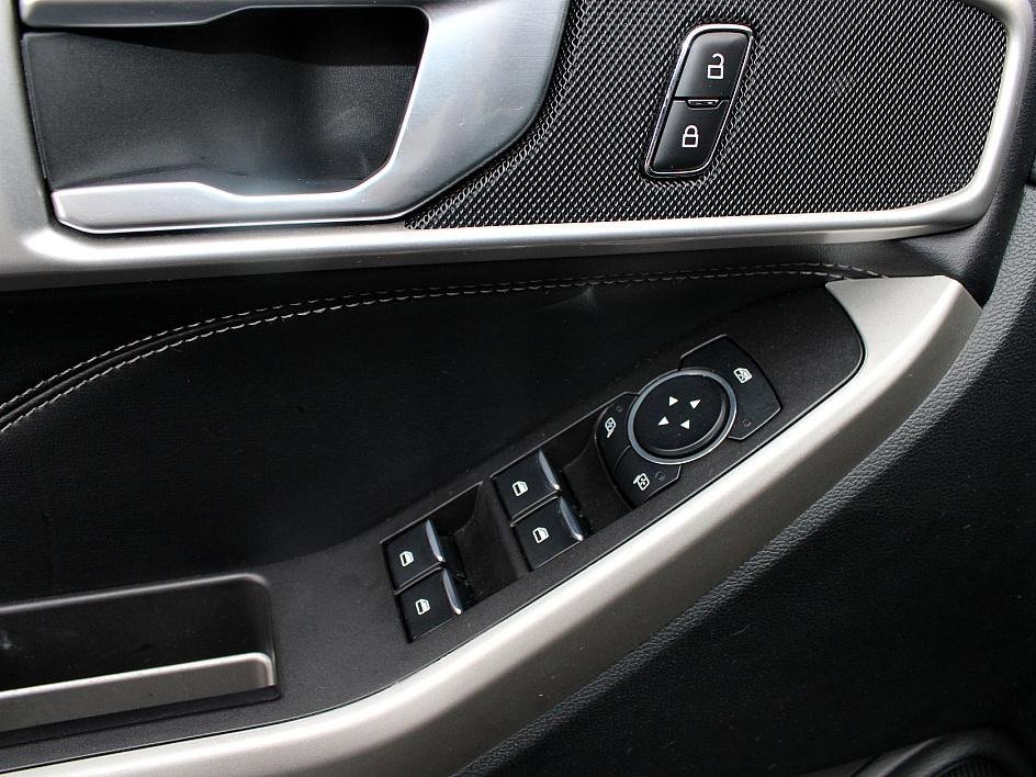 Used 2023 Ford Explorer XLT w/ Equipment Group 202A image 11