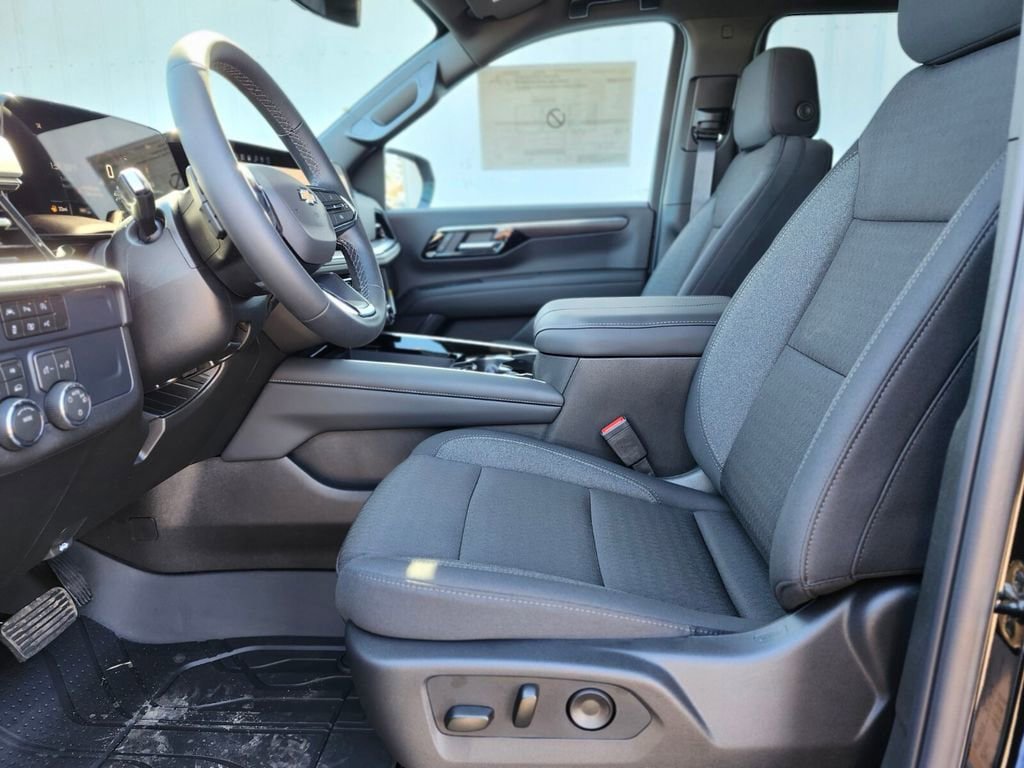 New 2026 Chevrolet Suburban LS AWD/4WD image 17
