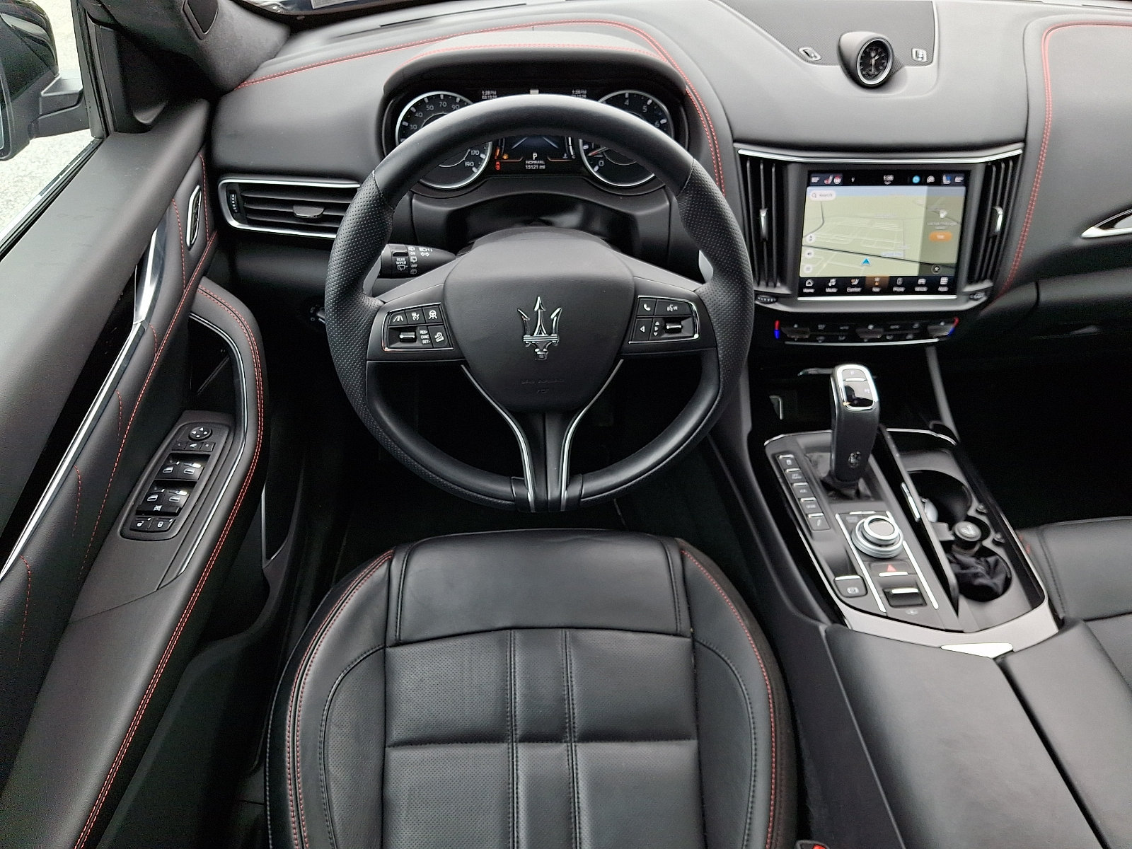 Used 2024 Maserati Levante GT Ultima AWD/4WD image 3