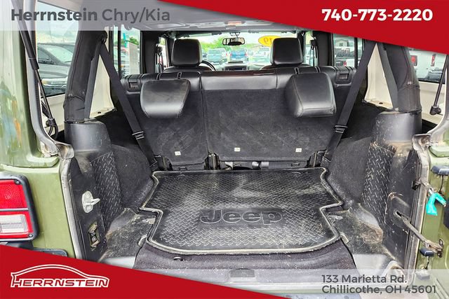 Used 2016 Jeep Wrangler Unlimited Sahara AWD/4WD image 13
