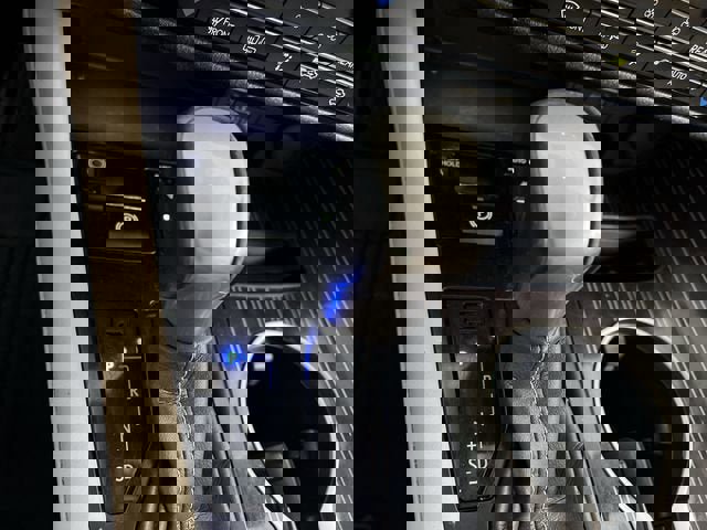 Used 2022 Lexus RX 450hL Luxury w/ Cold Area Package (CK) image 16