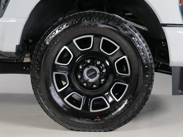 Used 2025 Ford F250 Platinum image 9
