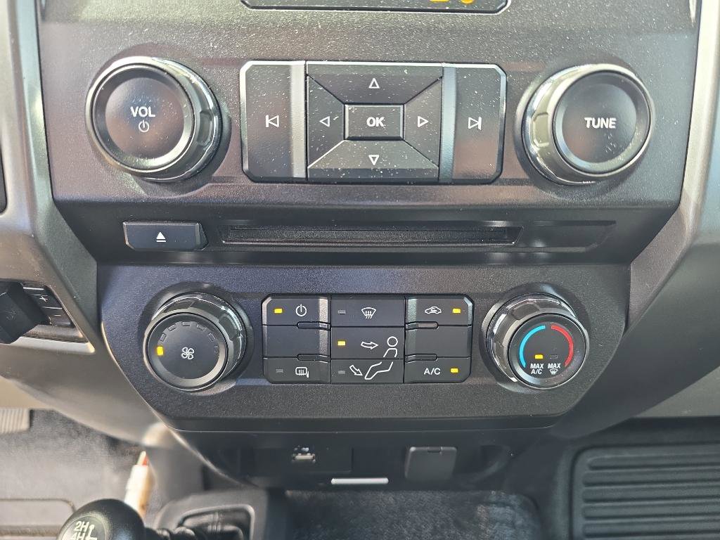 Used 2018 Ford F550 4x4 Regular Cab Super Duty image 22