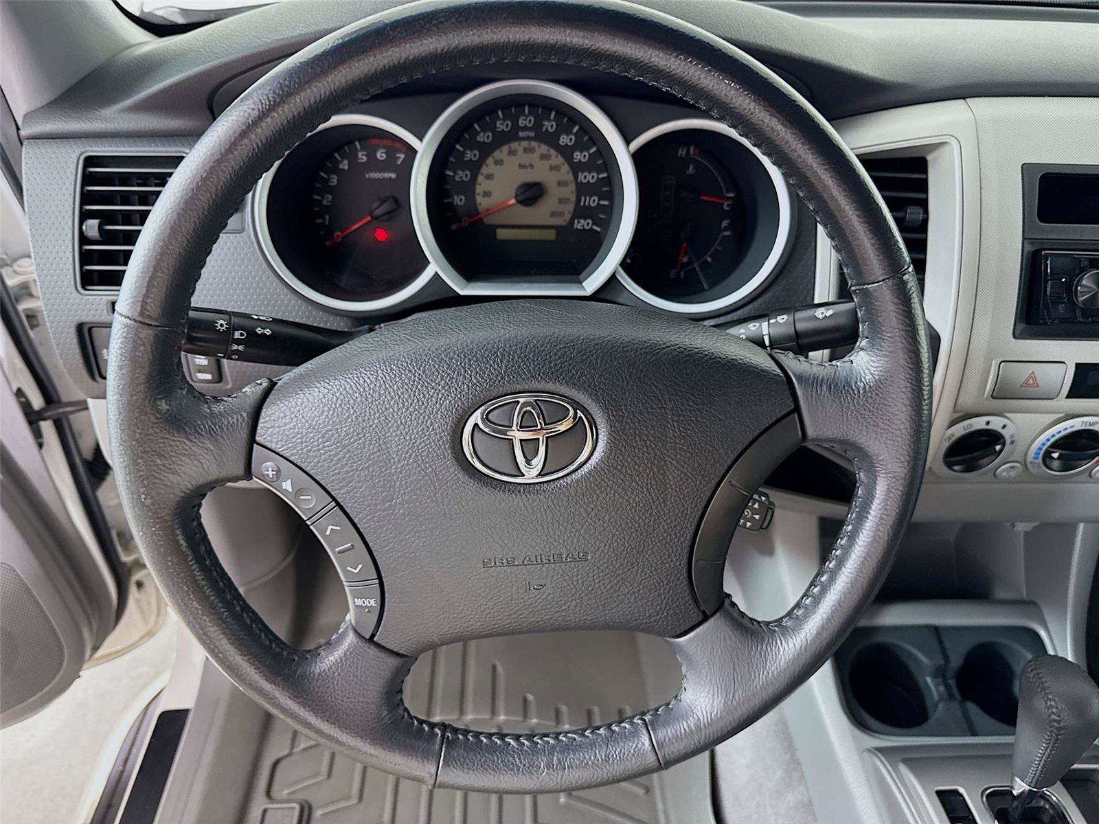 Used 2011 Toyota Tacoma 4x4 Access Cab V6 w/ TRD Sport Pkg image 17