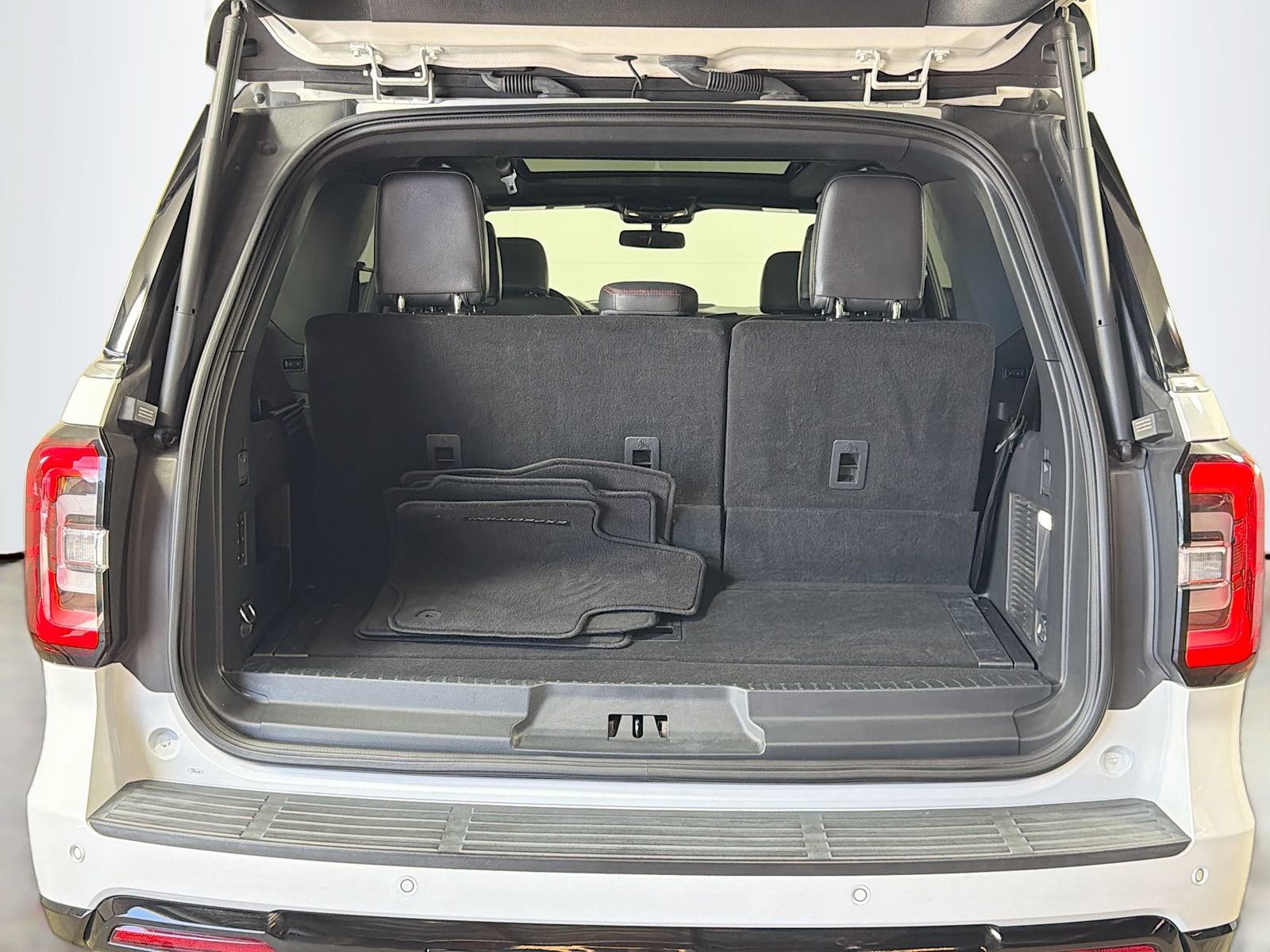 Used 2022 Ford Expedition Limited RWD image 30