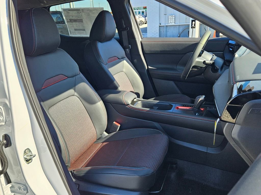 New 2026 Nissan Kicks SR image 15