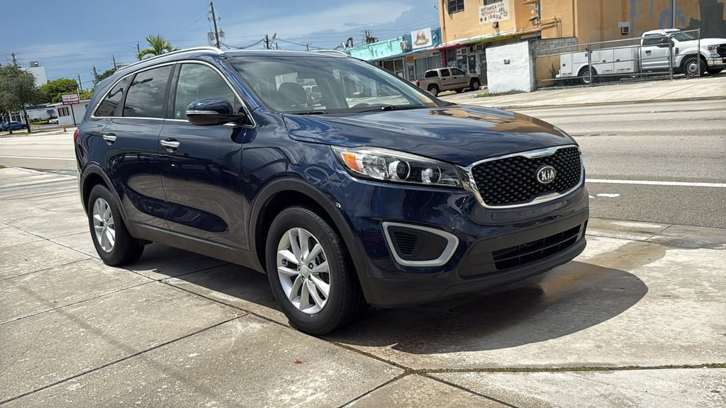Used 2018 Kia Sorento FWD image 16