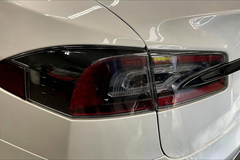 Used 2022 Tesla Model S AWD/4WD image 23