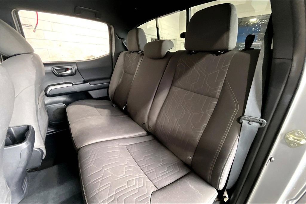 Used 2016 Toyota Tacoma TRD Off-Road w/ Towing Package image 30