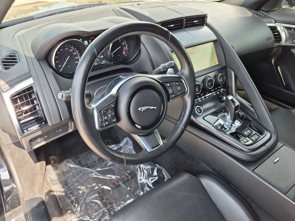Used 2019 Jaguar F-TYPE R-Dynamic AWD/4WD image 10
